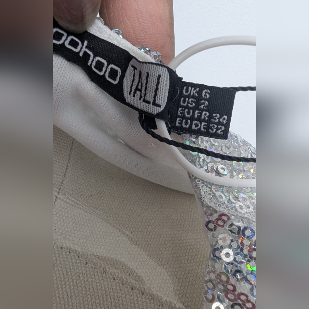 NWT Reg $90 Boohoo Tall Shimmering Silver Plunge Sequin Dress Size 2 - Picture 6 of 6